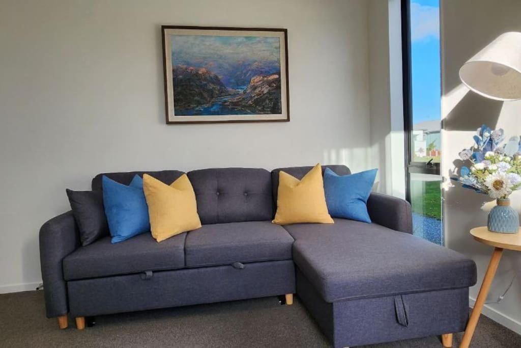 Cozy Retreat On Serene Street Hamilton Esterno foto