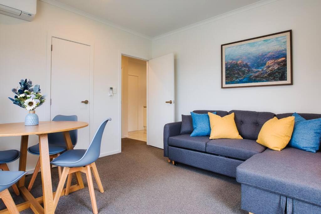 Cozy Retreat On Serene Street Hamilton Esterno foto