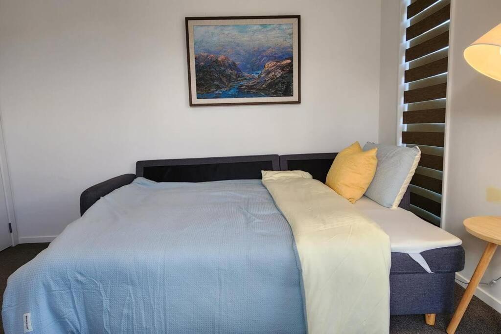 Cozy Retreat On Serene Street Hamilton Esterno foto