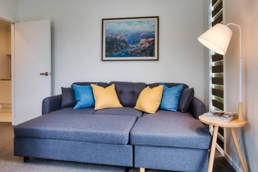 Cozy Retreat On Serene Street Hamilton Esterno foto