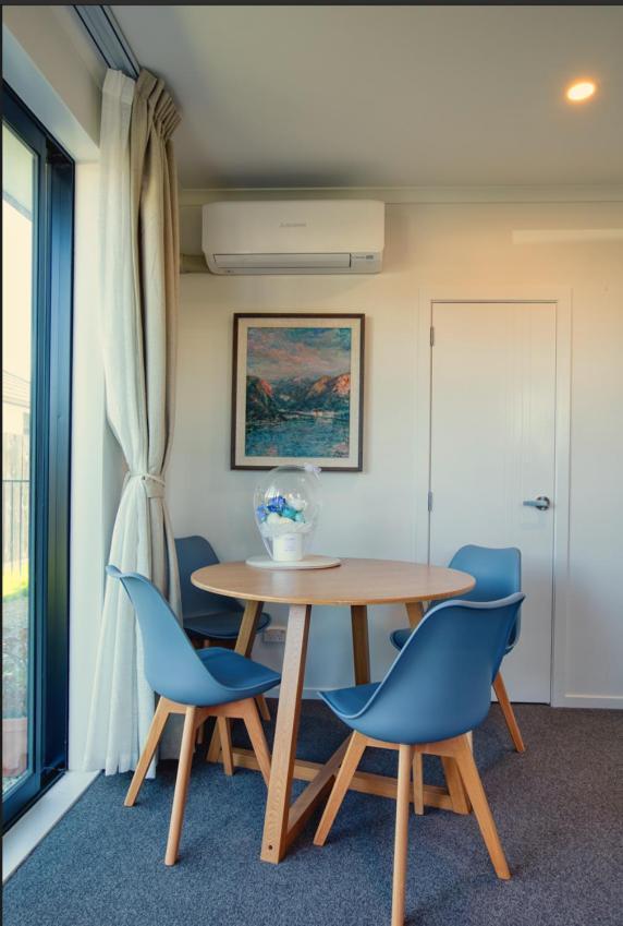 Cozy Retreat On Serene Street Hamilton Esterno foto