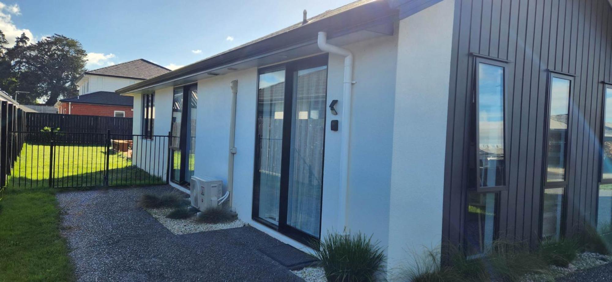 Cozy Retreat On Serene Street Hamilton Esterno foto