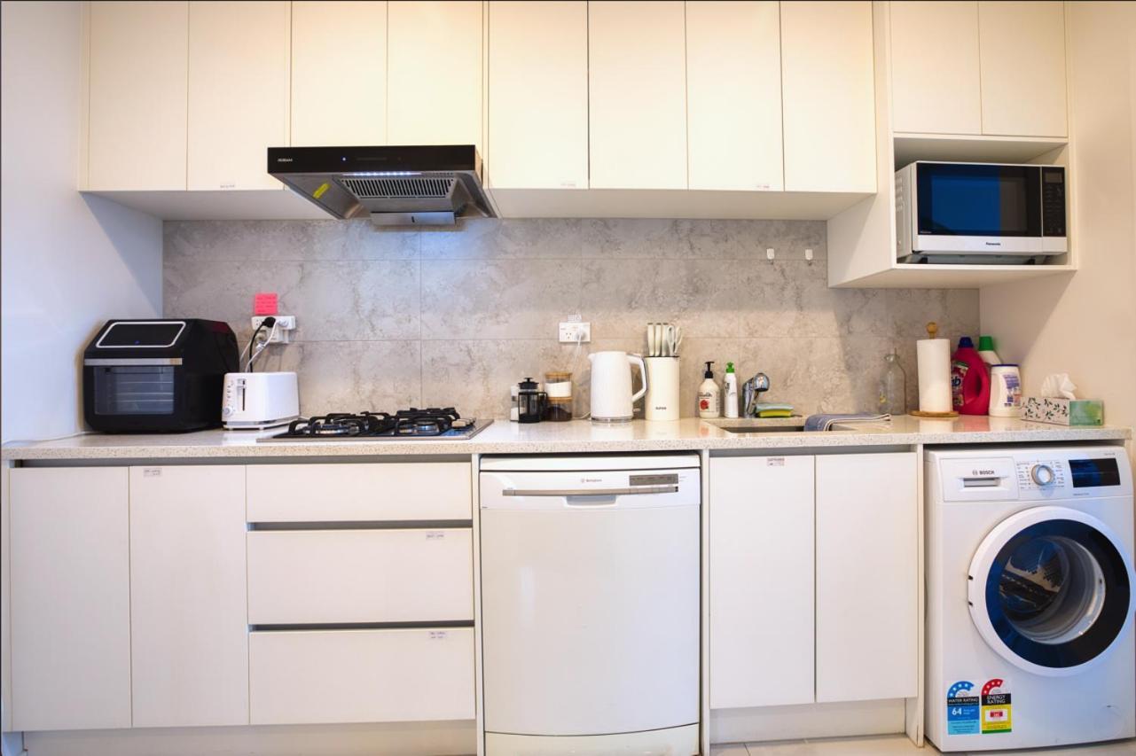 Cozy Retreat On Serene Street Hamilton Esterno foto
